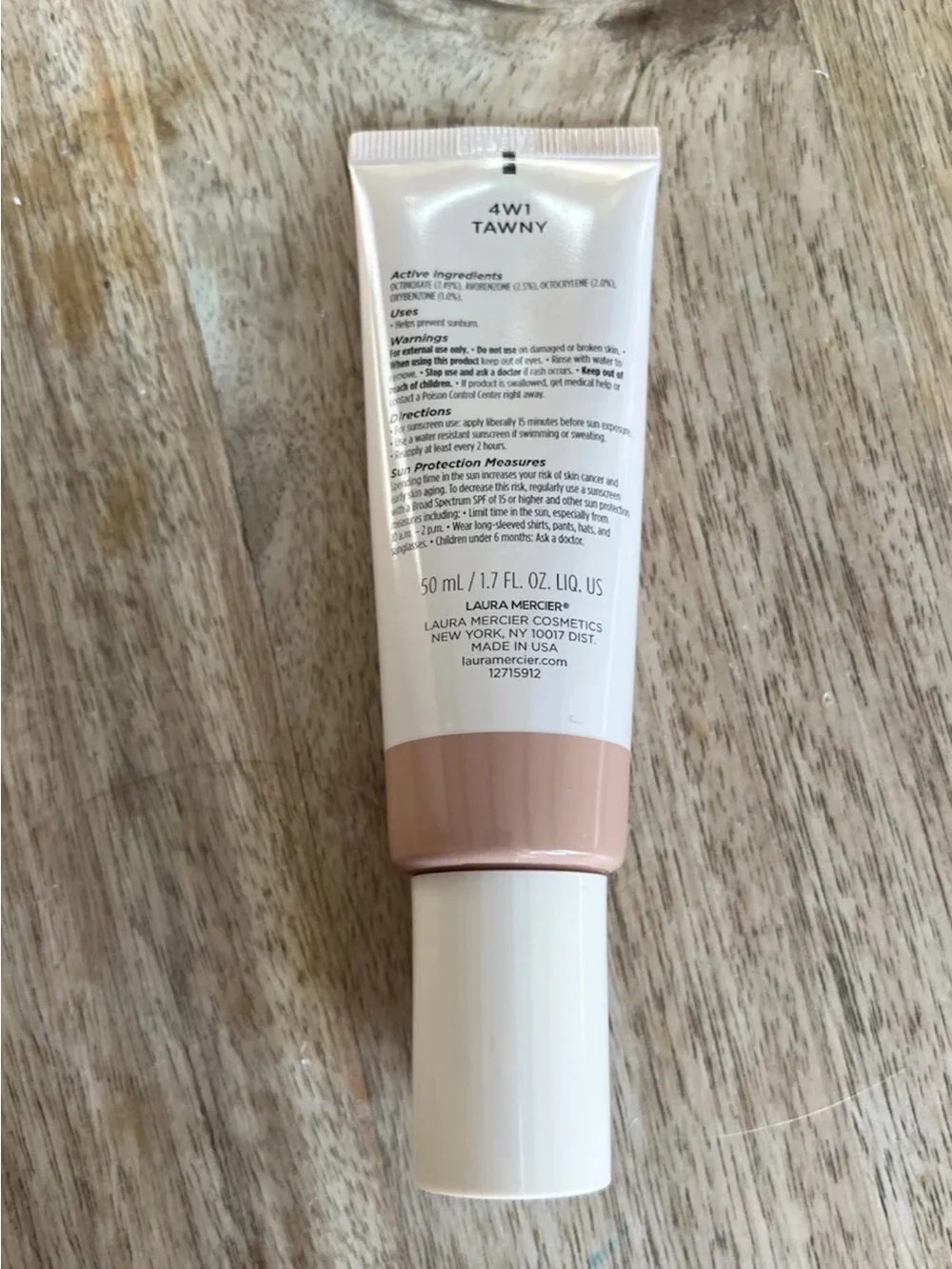 Laura Mercier Tinted Moisturizer SPF 30- Tawny 4W1